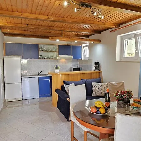 Holiday home Spacious Lush Garden Private Access To Trogir