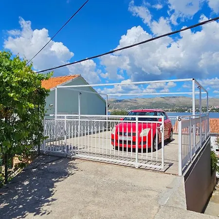 Holiday home Spacious Lush Garden Private Access To Trogir